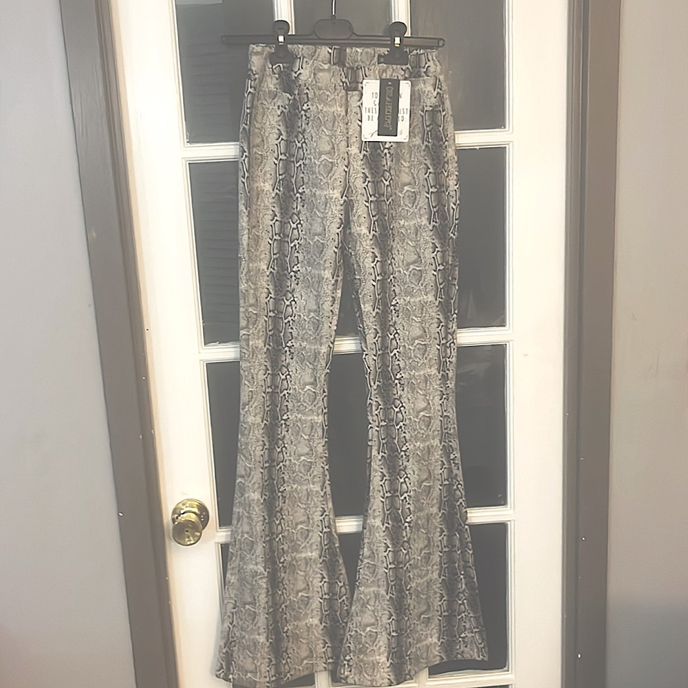 RARE! NWT FPxBNYC snakeskin suede leather pants
Size 25 - Picture 7 of 7